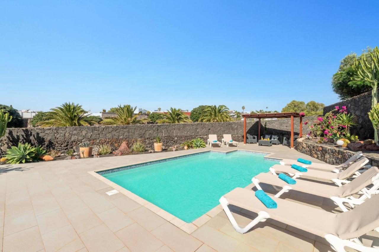 Villa Sarita Sol By Villa Plus Playa Blanca  Bagian luar foto