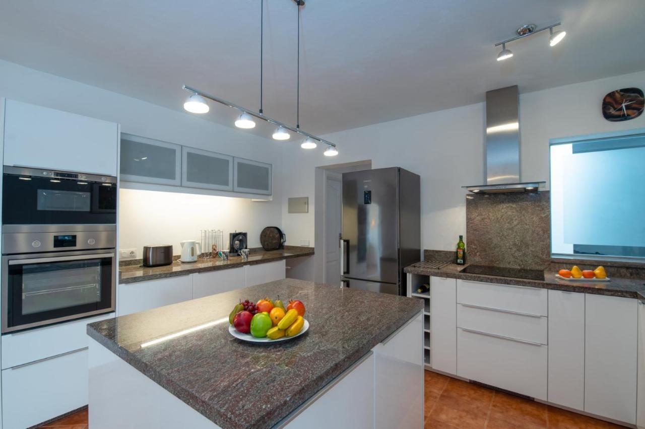 Villa Sarita Sol By Villa Plus Playa Blanca  Bagian luar foto